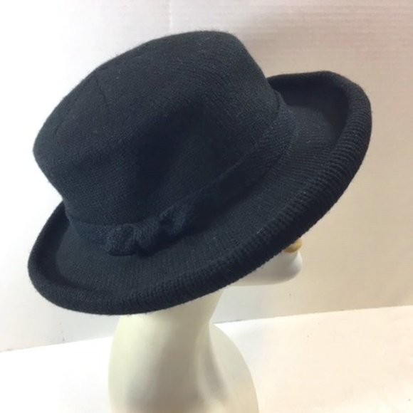 isotoner Accessories - Isotoner Black Knit Sweater Casual Winter Hat Bow on Trim Lined 21"